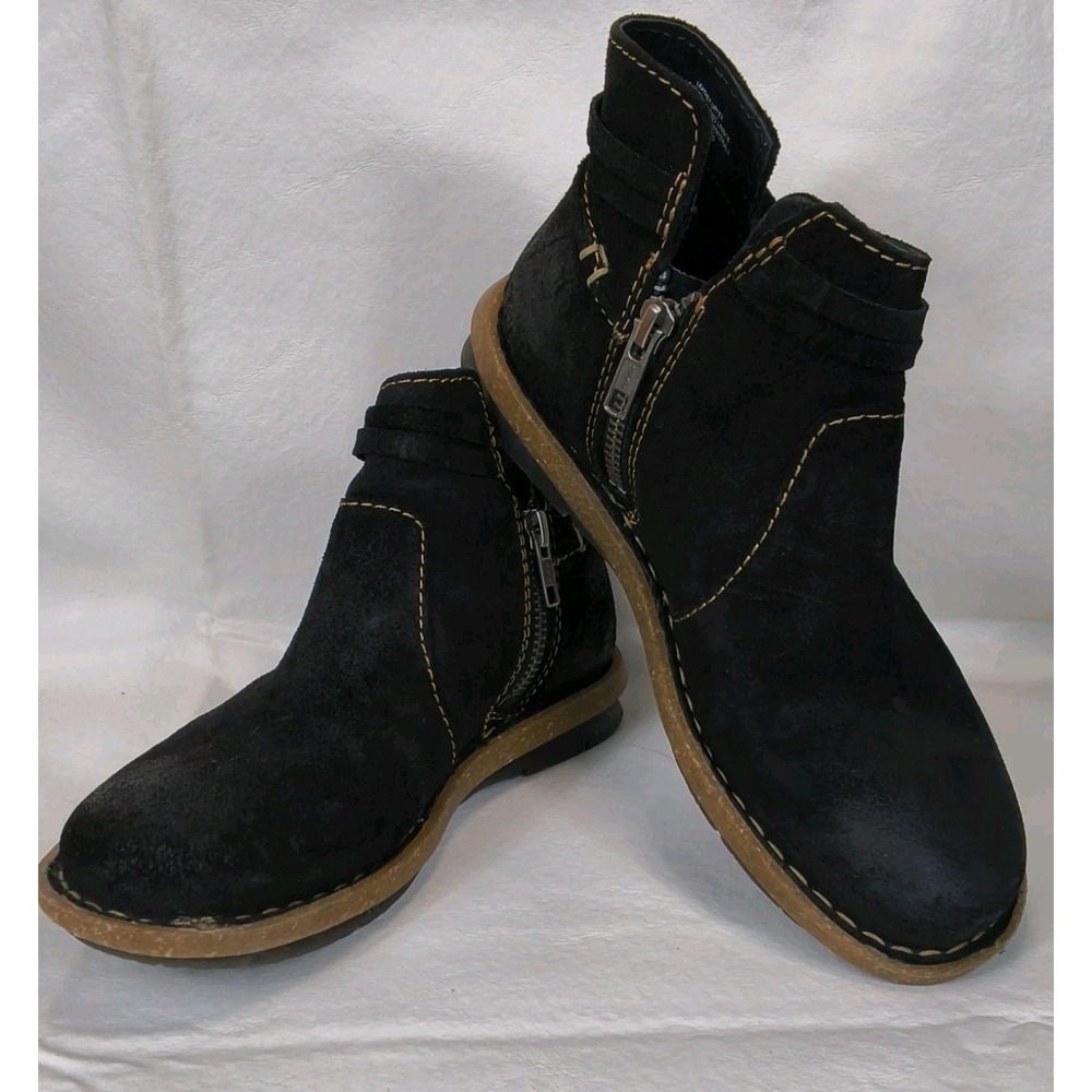 BORN WOMENS WYNTER COMFORT ANKLE BOOTIE BLACK DISTRESSED US 6.5